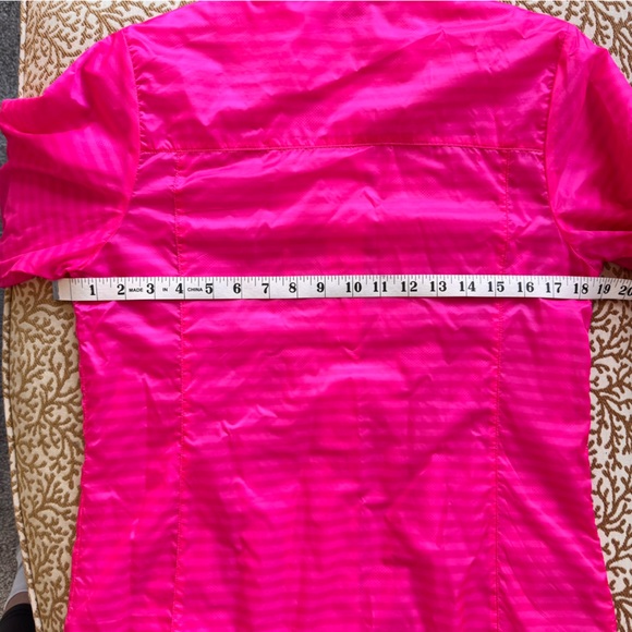 Lady Hagen Lightweight Golf Windbreaker Jacket
Size Medium - Picture 9 of 11